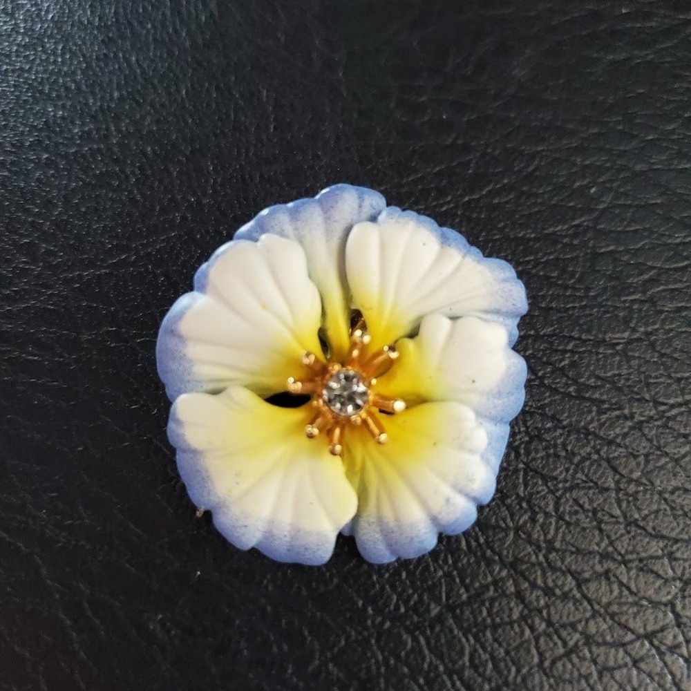 Joan Rivers Morning Glory Flower Brooch Pin Rhinestone Center Gold Tone